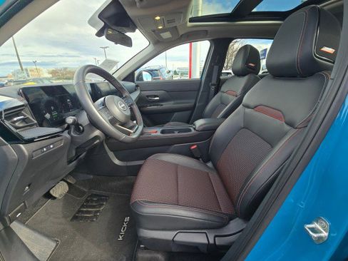 Used 2025 Nissan Kicks SR w/ SR Premium Package image 24