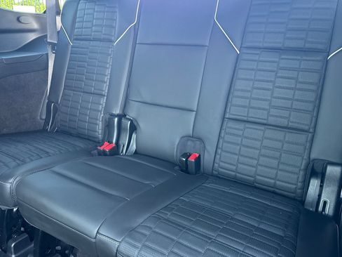 Certified 2024 Cadillac Escalade Premium Luxury Platinum AWD/4WD image 18