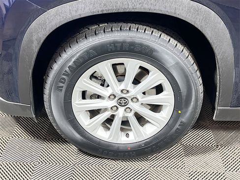 Certified 2024 Toyota Grand Highlander XLE image 26