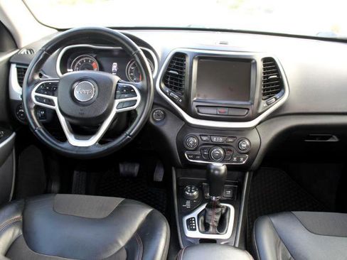 Used 2017 Jeep Cherokee Trailhawk image 17