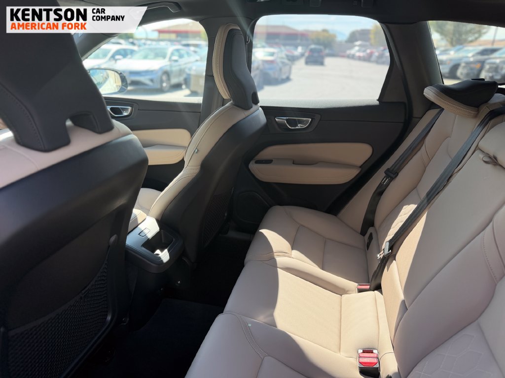Used 2026 Volvo XC60 B5 Plus AWD/4WD image 33