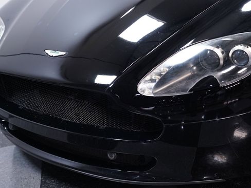 Used 2009 Aston Martin V8 Vantage Coupe image 17
