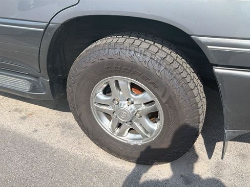 Used 2001 Lexus LX 470 4WD image 10