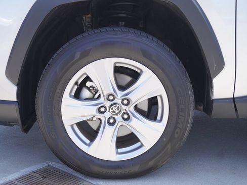 Used 2025 Toyota RAV4 XLE FWD image 22