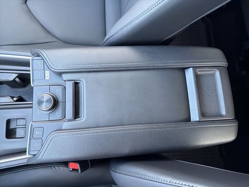 New 2026 Toyota Grand Highlander Platinum AWD/4WD image 13