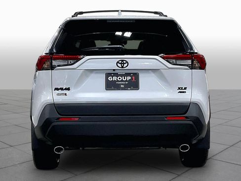 Used 2025 Toyota RAV4 XLE Premium AWD/4WD image 5