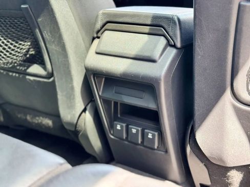 Used 2018 Land Rover Discovery Sport HSE image 22