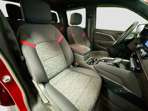 Used 2023 Chevrolet Colorado Z71 image 27