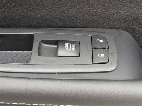 New 2026 Chrysler Pacifica Limited w/ Trailer Tow Group image 43