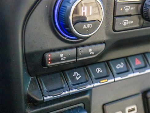 Used 2021 Chevrolet Silverado 1500 LT Trail Boss w/ Convenience Package II image 32