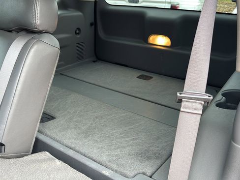 Used 2005 Dodge Durango SXT image 19