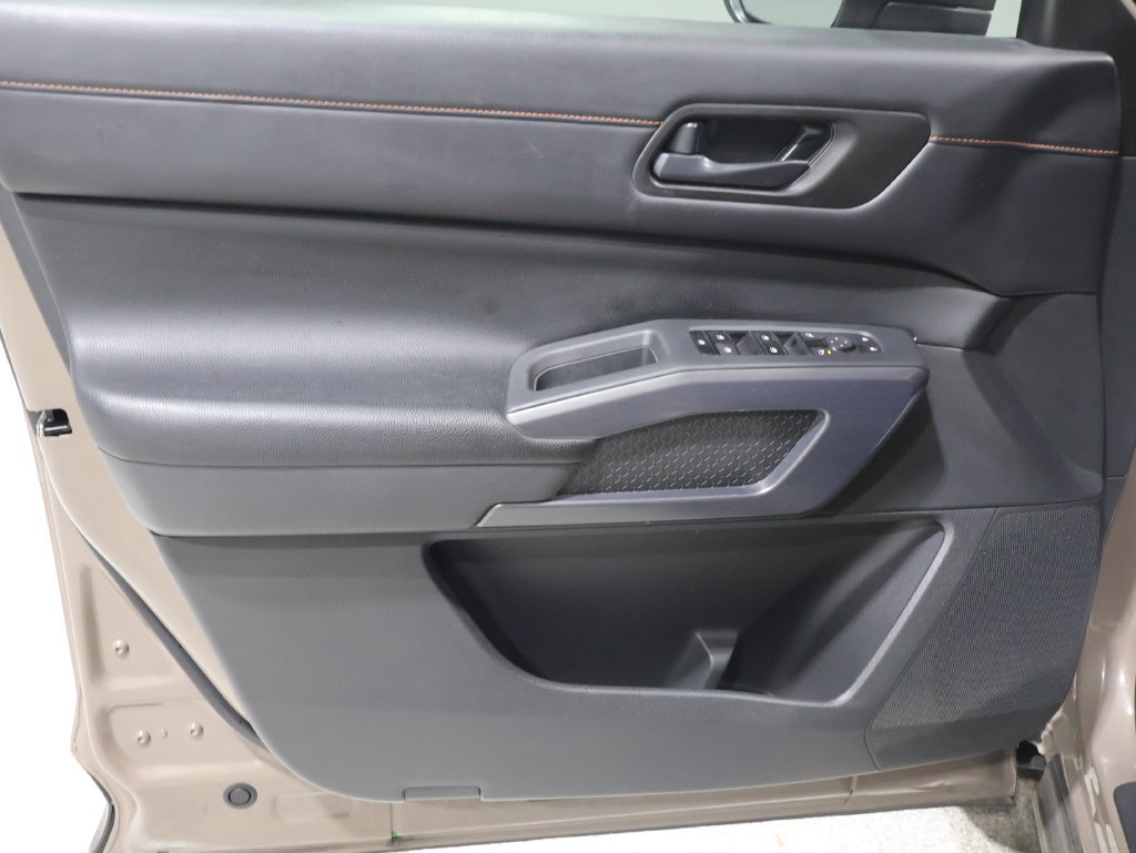 Used 2024 Nissan Pathfinder Rock Creek AWD/4WD image 13
