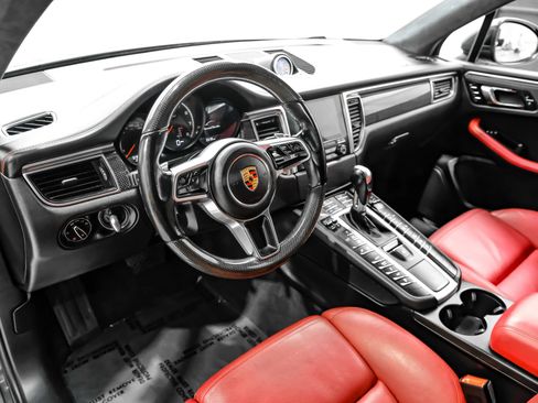 Used 2017 Porsche Macan Turbo AWD/4WD image 14