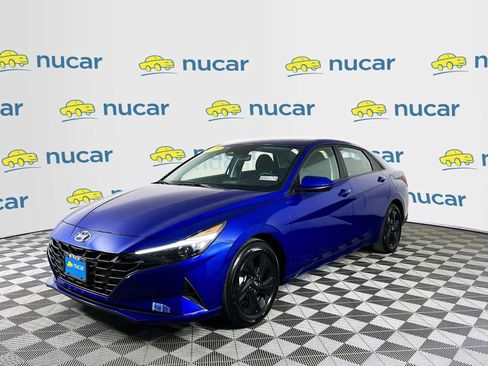 Certified 2023 Hyundai Elantra SEL w/ Preferred Accessory Package image 3