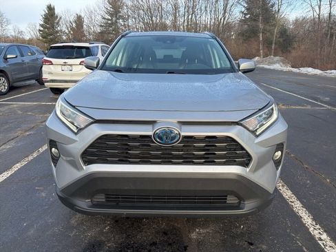 Used 2020 Toyota RAV4 XLE image 8