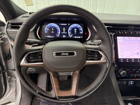 New 2025 Jeep Grand Cherokee L Summit w/ MOPAR Finishing Package image 22