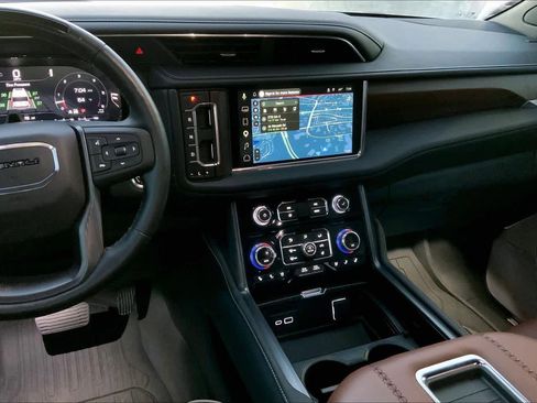 Used 2023 GMC Yukon Denali Ultimate image 6