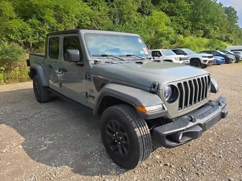 Used 2023 Jeep Gladiator Sport AWD/4WD image 1
