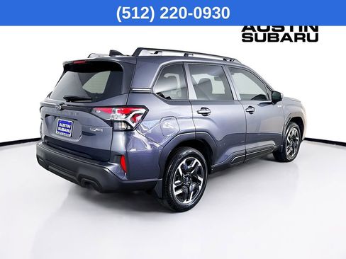 Used 2025 Subaru Forester Premium image 8