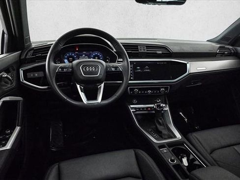 Certified 2025 Audi Q3 2.0T Premium w/ Convenience Package image 19