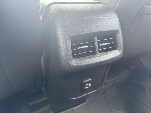 Used 2020 Chevrolet Equinox LT w/ Driver Convenience Package FWD image 24