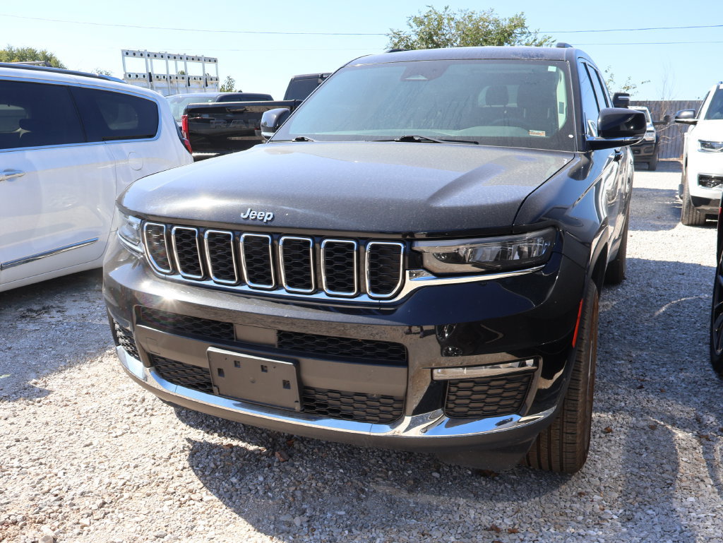 Used 2021 Jeep Grand Cherokee L Limited AWD/4WD image 2
