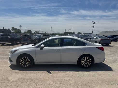 Used 2018 Subaru Legacy 2.5i Premium w/ Moonroof Package AWD/4WD image 12