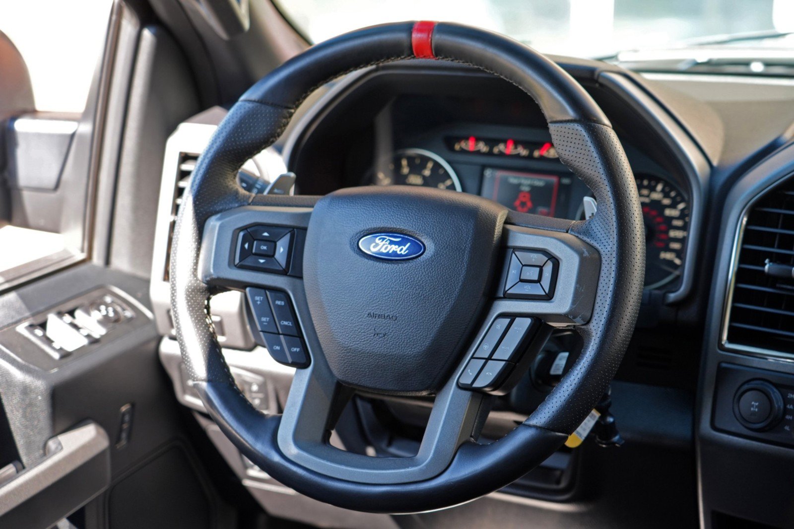 Used 2018 Ford F150 Raptor w/ Equipment Group 801A Mid AWD/4WD image 20