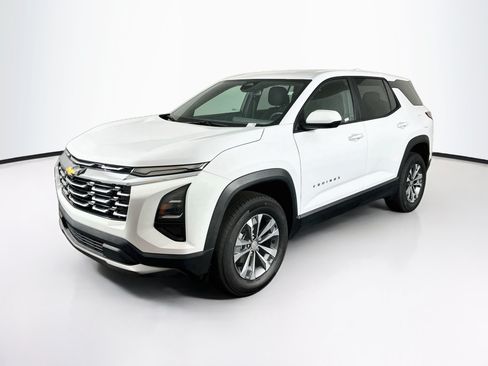 Used 2025 Chevrolet Equinox LT AWD/4WD image 3