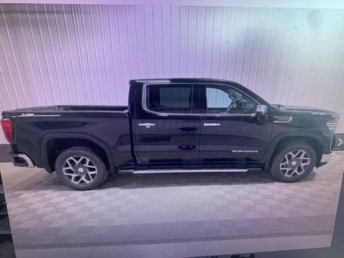 Used 2023 GMC Sierra 1500 SLT w/ SLT Premium Package image 3