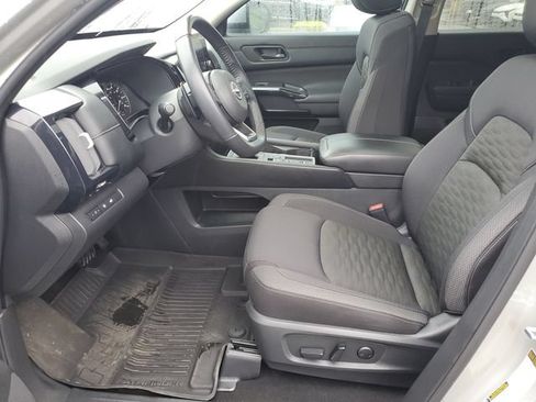 Used 2025 Nissan Pathfinder SV w/ SV Premium Package FWD image 19