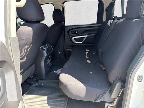 Used 2017 Nissan Titan SV RWD image 16