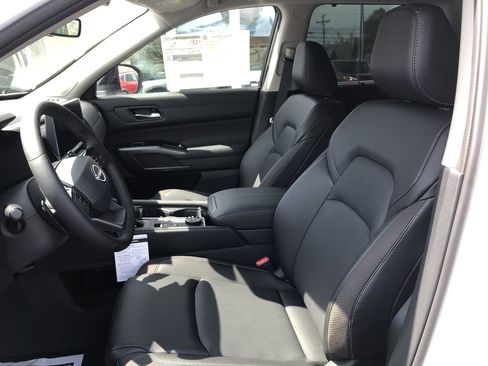 New 2026 Nissan Pathfinder SL w/ SL Premium Package image 23