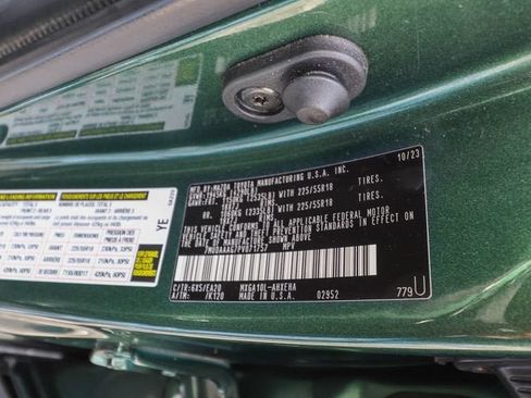 Used 2023 Toyota Corolla Cross XLE w/ Convenience Package FWD image 31