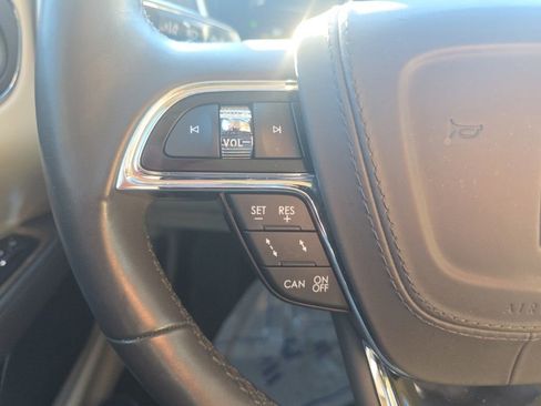 Used 2020 Lincoln Continental w/ Premium Package image 27