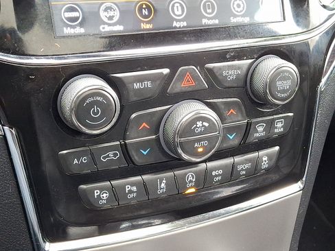 Used 2020 Jeep Grand Cherokee Overland image 16