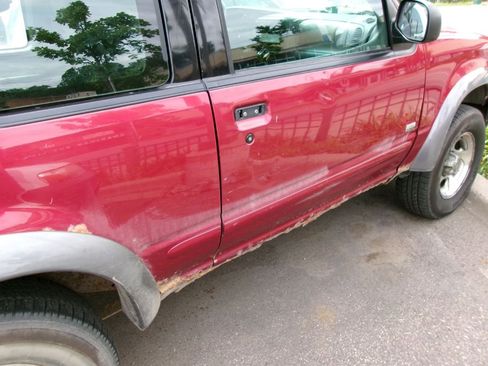 Used 2000 Ford Explorer Sport image 6