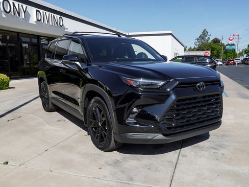 Used 2025 Toyota Grand Highlander AWD Hybrid image 2