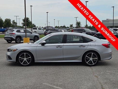Used 2024 Honda Civic Touring image 3