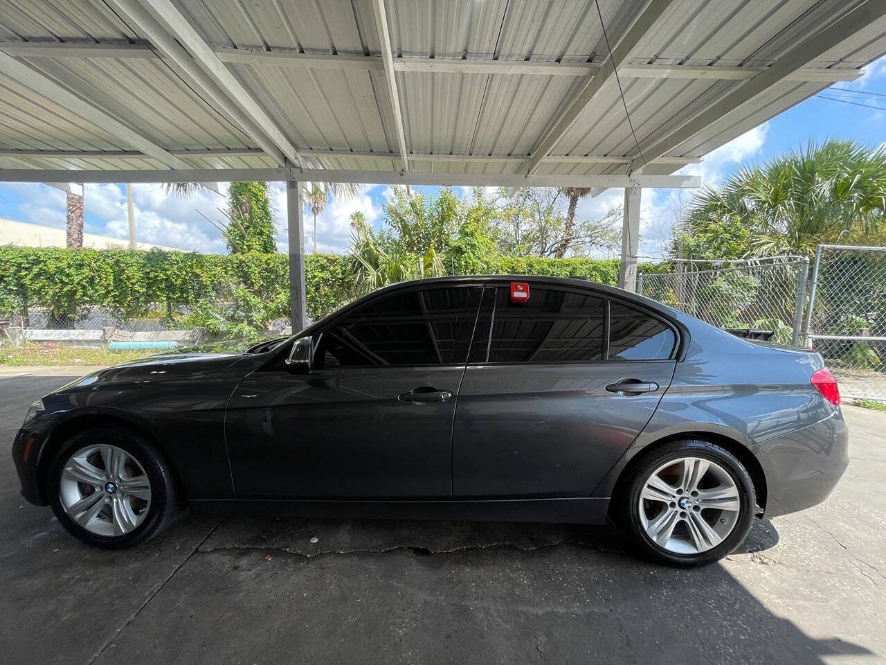 Used 2018 BMW 330i Sedan RWD image 7