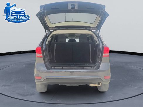 Used 2019 Dodge Journey SE FWD image 8