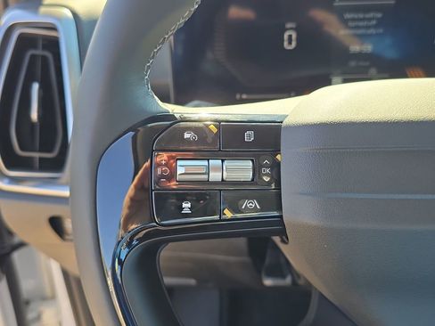 New 2026 Kia Sorento LX FWD image 32