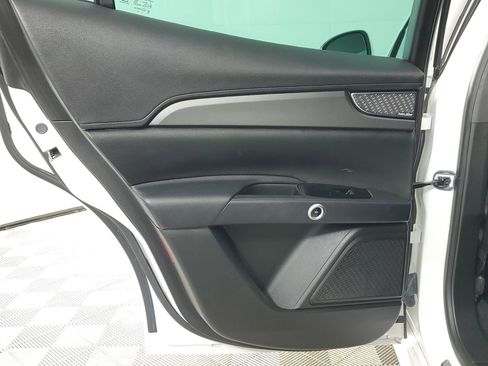 Used 2024 Maserati Grecale GT image 18