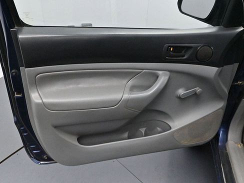 Used 2012 Toyota Tacoma 4x4 Regular Cab image 9