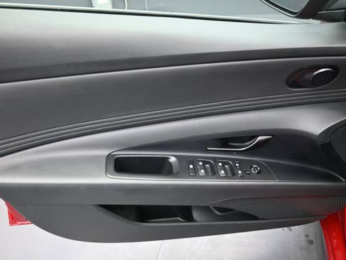 Certified 2025 Hyundai Elantra Sport image 24