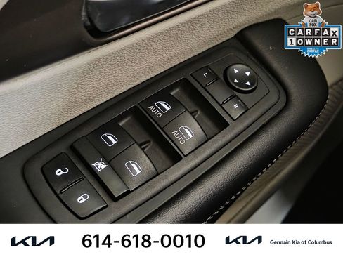 Used 2023 Chrysler Voyager LX image 26