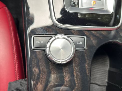 Used 2016 Mercedes-Benz SLK 300 image 37