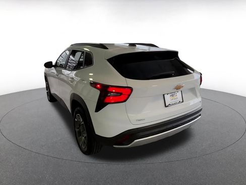 Used 2025 Chevrolet Trax LT image 11