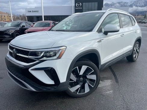 Used 2024 Volkswagen Taos SEL image 3