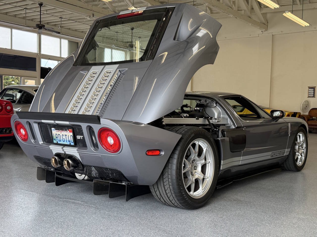 Used 2006 Ford GT RWD image 48